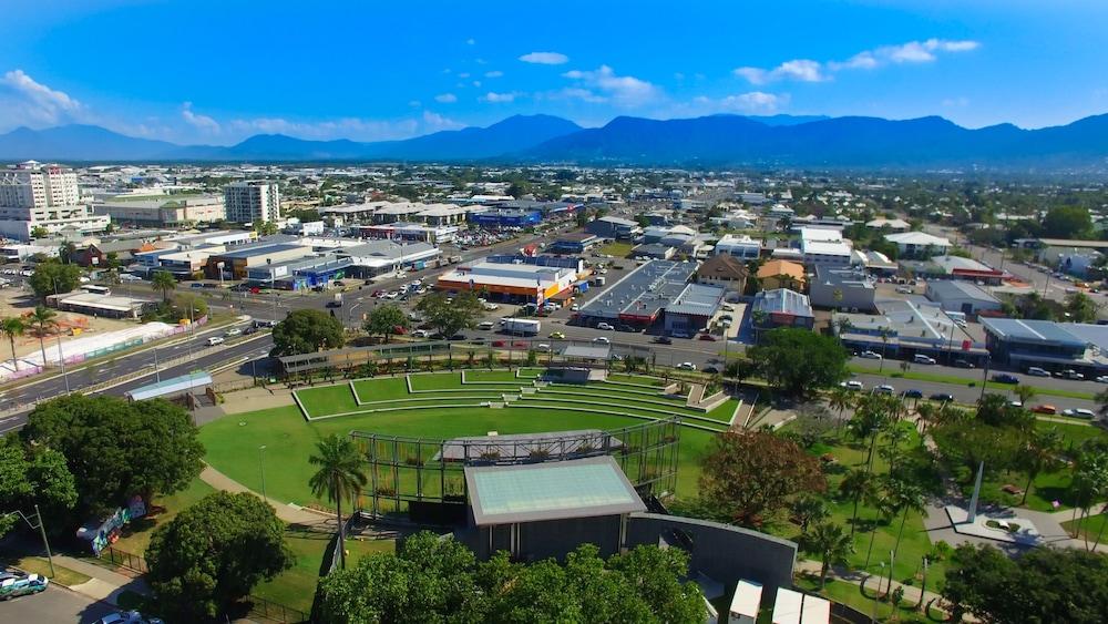 Coral Tree Inn Cairns Exterior foto